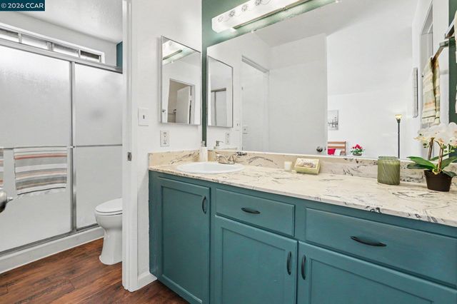 2498 La Reina St, Pinole, CA 94564