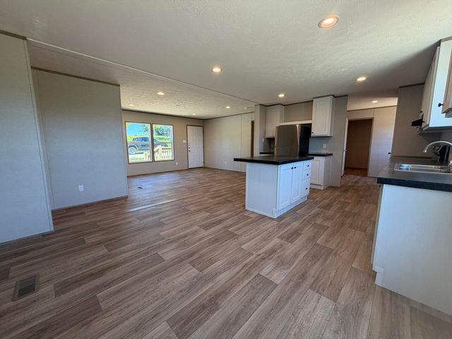110 W Cedar Grove Road, Irvine, KY 40336