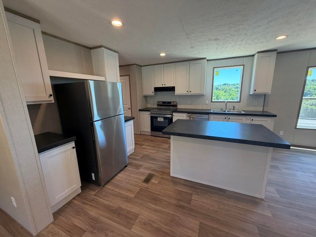 110 W Cedar Grove Road, Irvine, KY 40336