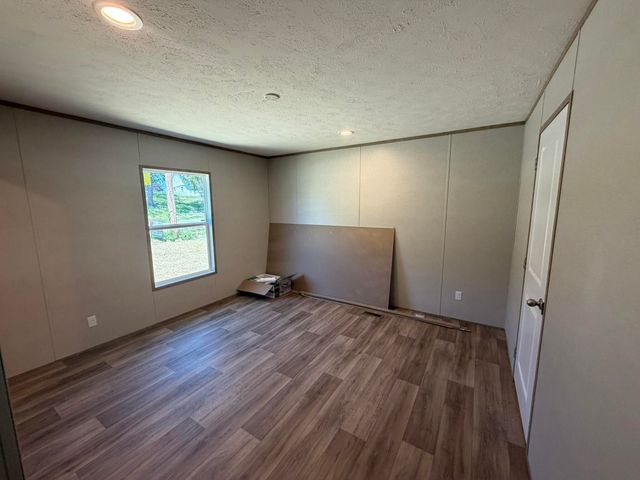 110 W Cedar Grove Road, Irvine, KY 40336