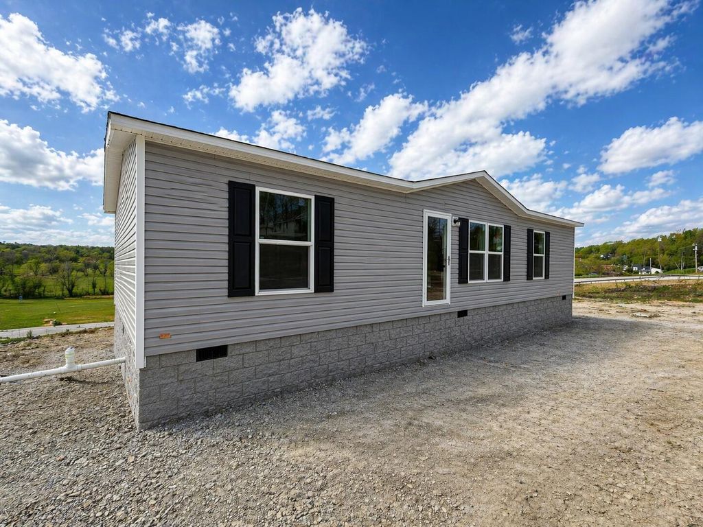 110 W Cedar Grove Road, Irvine, KY 40336