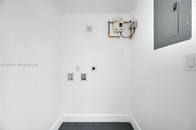 12621 NW 22nd Ct, Miami, FL 33167