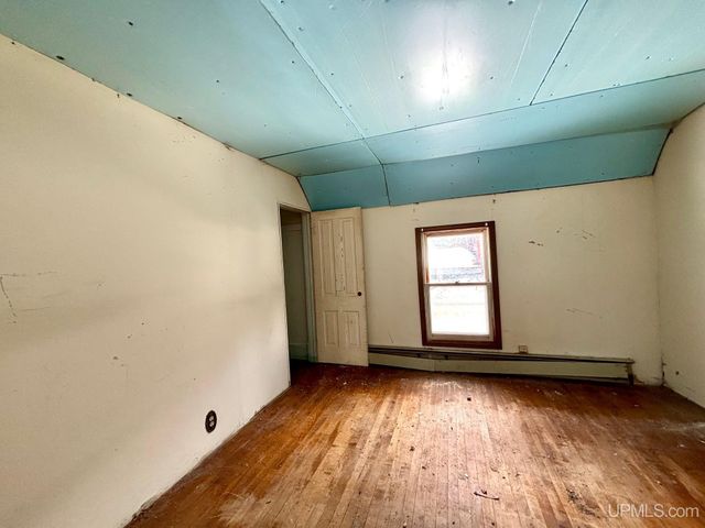 258 Hill Street, Ishpeming, MI 49849