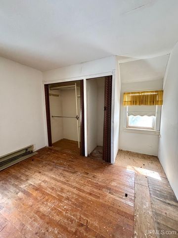 258 Hill Street, Ishpeming, MI 49849