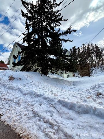 258 Hill Street, Ishpeming, MI 49849