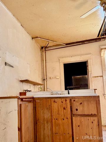 258 Hill Street, Ishpeming, MI 49849