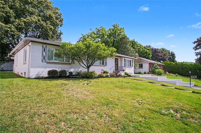 60 Longcroft Road, Irondequoit, NY 14609