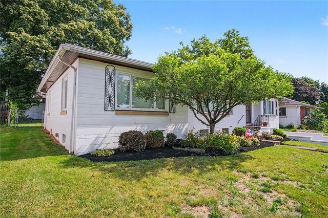 60 Longcroft Road, Irondequoit, NY 14609