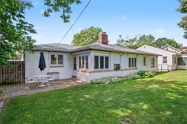 60 Longcroft Road, Irondequoit, NY 14609