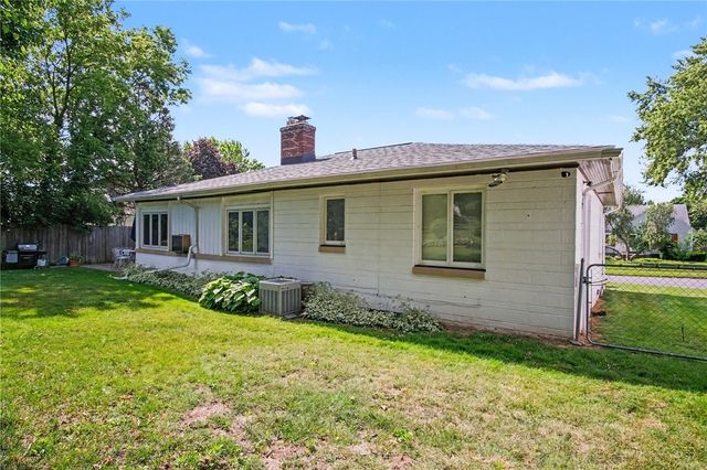 60 Longcroft Road, Irondequoit, NY 14609
