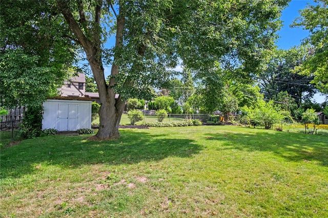60 Longcroft Road, Irondequoit, NY 14609