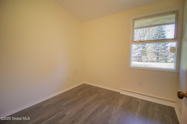 20 Knadler Drive, Colonie, NY 12110