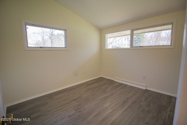 20 Knadler Drive, Colonie, NY 12110