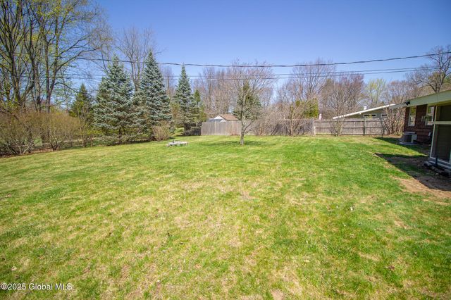 20 Knadler Drive, Colonie, NY 12110