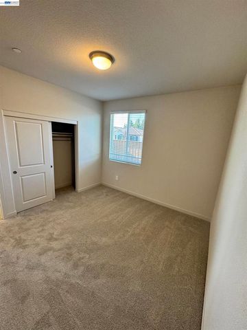 5408 Kestrel Ct, Antioch, CA 94531