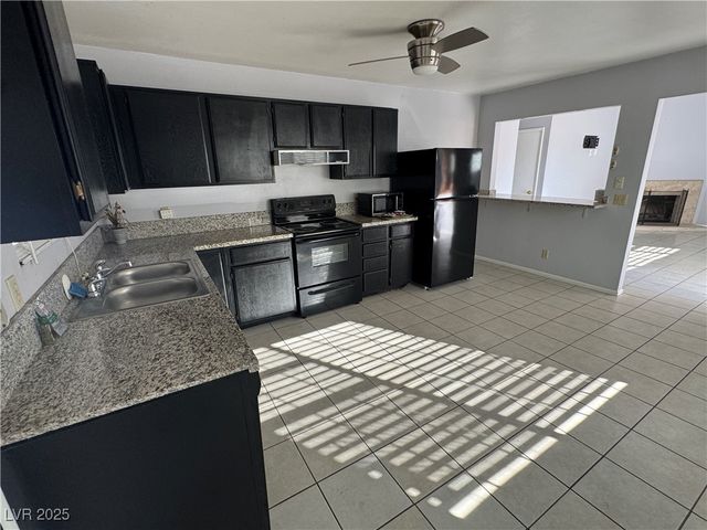 427 La Jolla Drive, Henderson, NV 89015