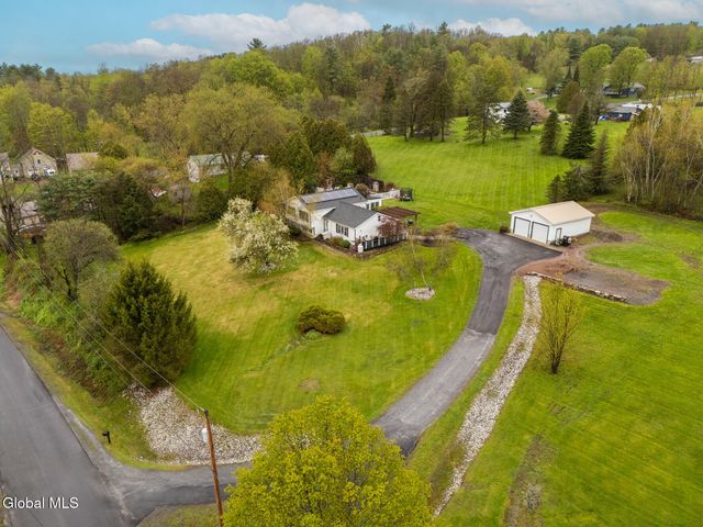15 Middleton Road, Granville, NY 12832