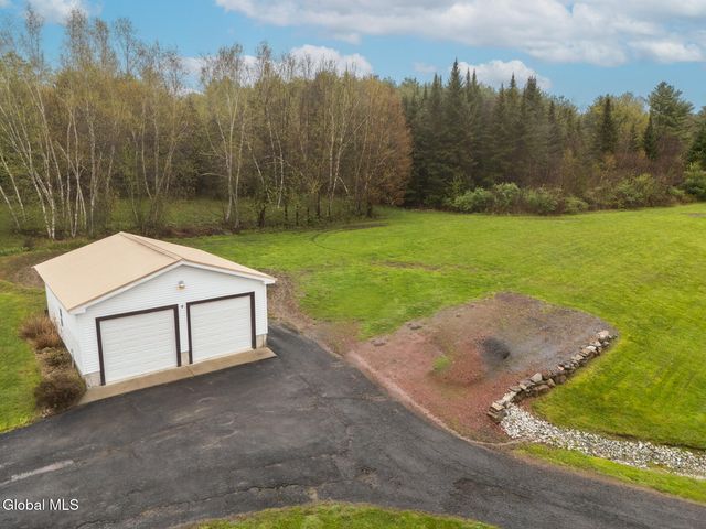 15 Middleton Road, Granville, NY 12832