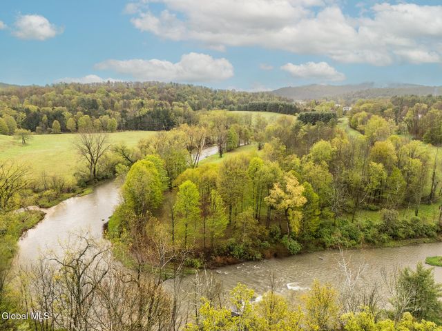 15 Middleton Road, Granville, NY 12832