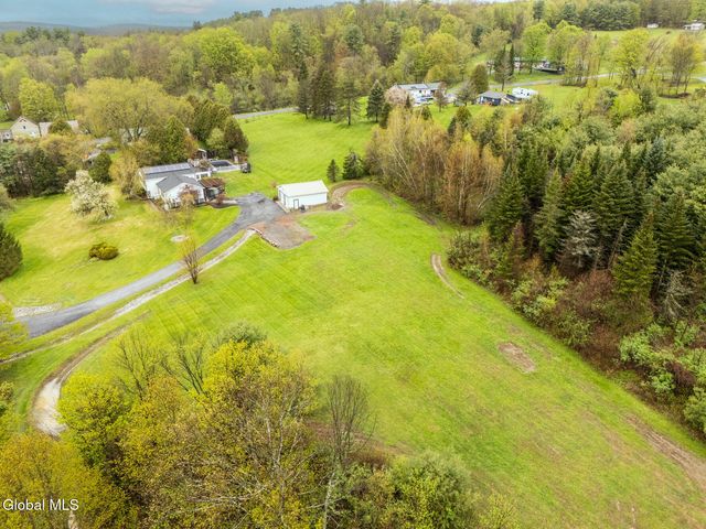 15 Middleton Road, Granville, NY 12832