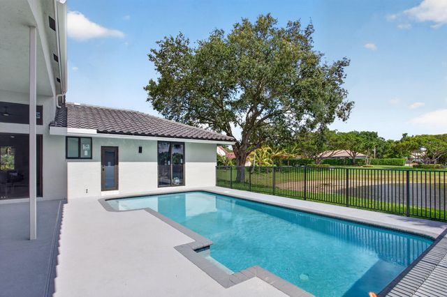 8521 NW 43rd Court, Coral Springs, FL 33065