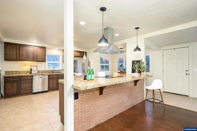 119 NE Kingwood Dr, Mcminnville, OR 97128