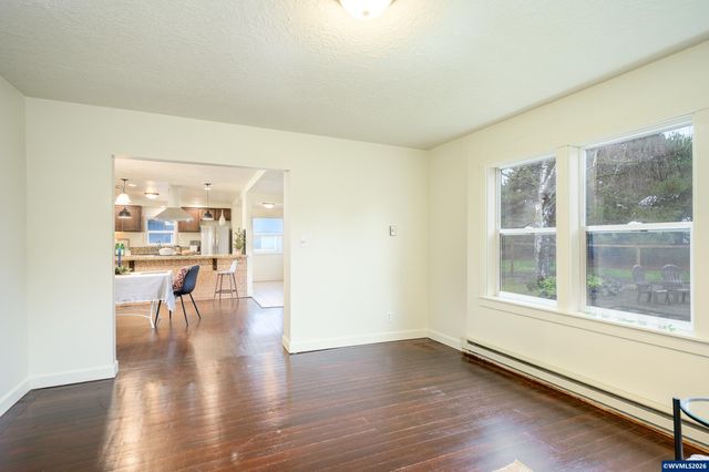 119 NE Kingwood Dr, Mcminnville, OR 97128