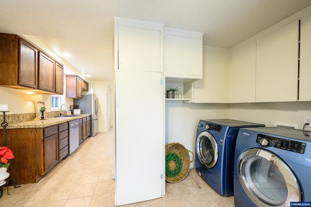 119 NE Kingwood Dr, Mcminnville, OR 97128