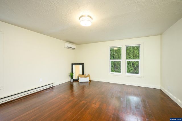 119 NE Kingwood Dr, Mcminnville, OR 97128