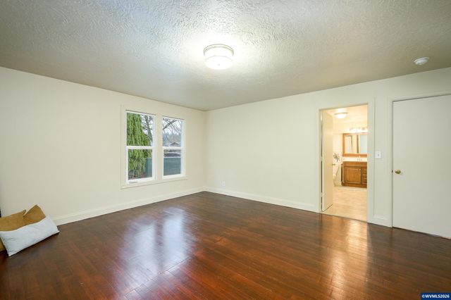 119 NE Kingwood Dr, Mcminnville, OR 97128