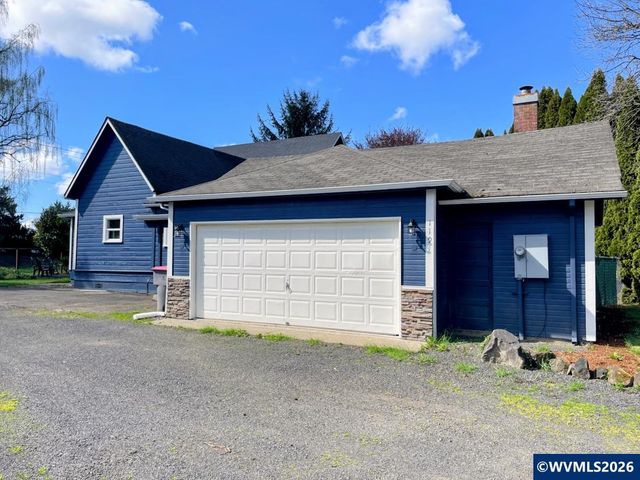 119 NE Kingwood Dr, Mcminnville, OR 97128