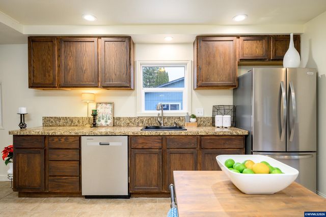 119 NE Kingwood Dr, Mcminnville, OR 97128