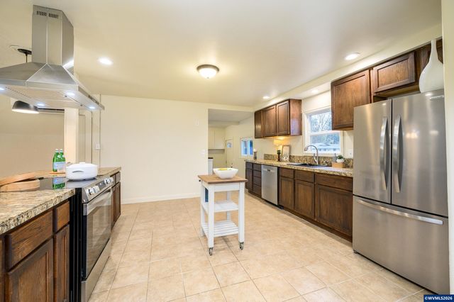 119 NE Kingwood Dr, Mcminnville, OR 97128