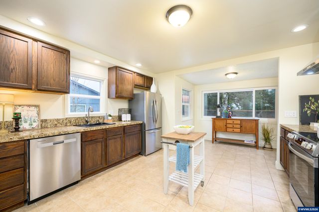 119 NE Kingwood Dr, Mcminnville, OR 97128