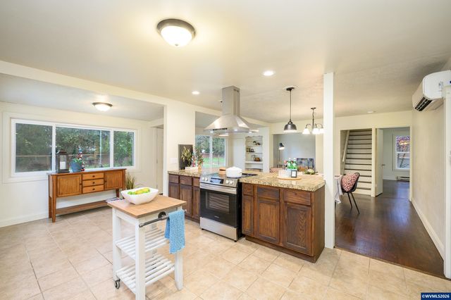 119 NE Kingwood Dr, Mcminnville, OR 97128