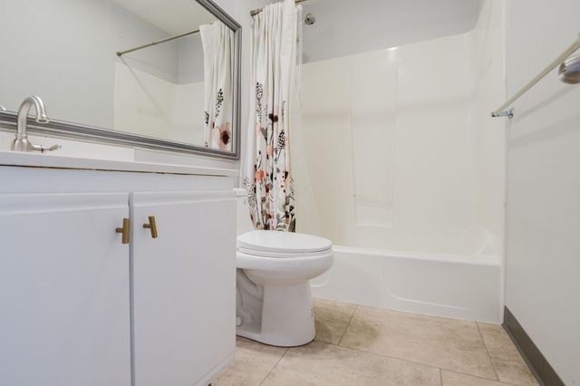 2901 2901 Macarthur Blvd 210, Oakland, CA 94602