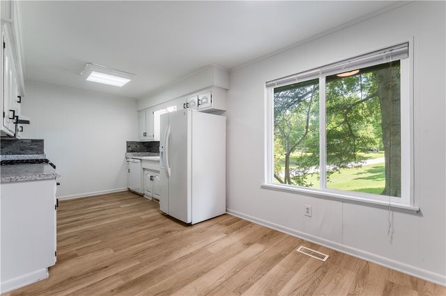 800 Summit Drive, Rogers, AR 72756