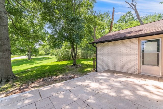 800 Summit Drive, Rogers, AR 72756