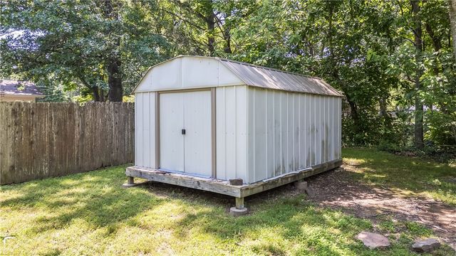 800 Summit Drive, Rogers, AR 72756
