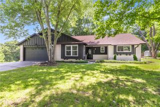 800 Summit Drive, Rogers, AR 72756