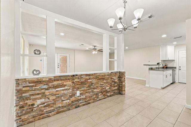 6119 Standing Oaks Street, Houston, TX 77050