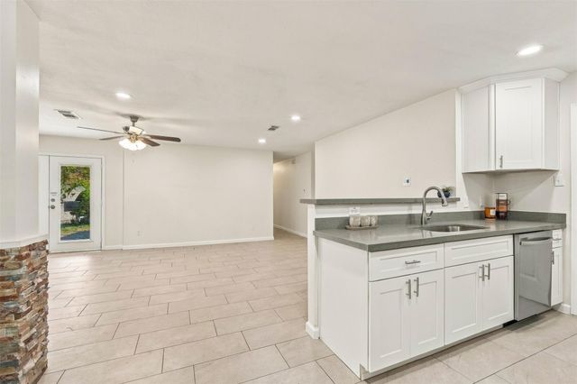 6119 Standing Oaks Street, Houston, TX 77050