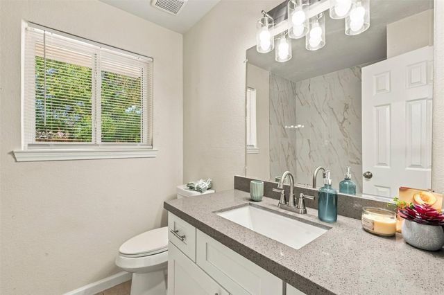 6119 Standing Oaks Street, Houston, TX 77050