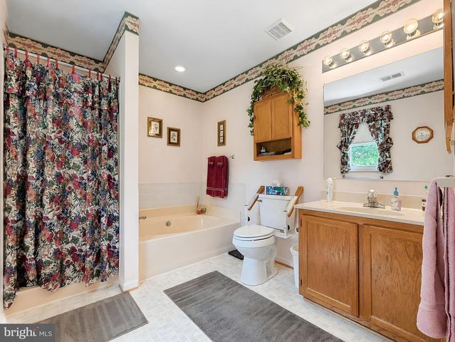 8320 WHEATLEY RD, La Plata, MD 20646