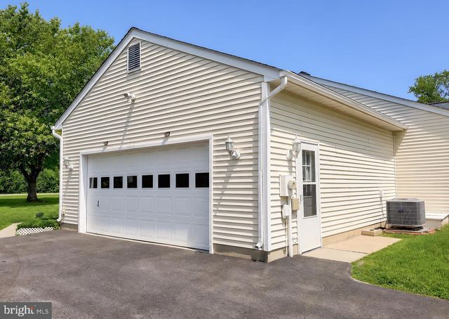 8320 WHEATLEY RD, La Plata, MD 20646