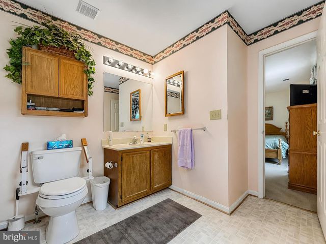 8320 WHEATLEY RD, La Plata, MD 20646