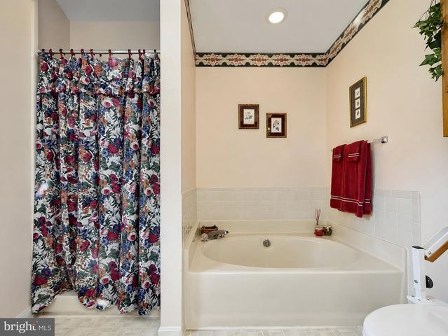 8320 WHEATLEY RD, La Plata, MD 20646