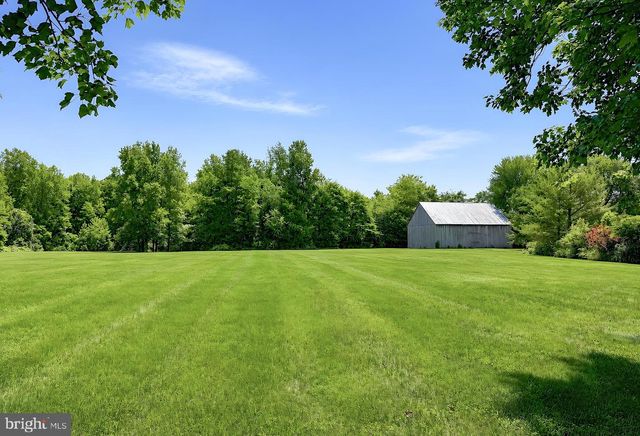 8320 WHEATLEY RD, La Plata, MD 20646