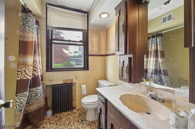 141 Aycrigg Ave, Passaic City, NJ 07055
