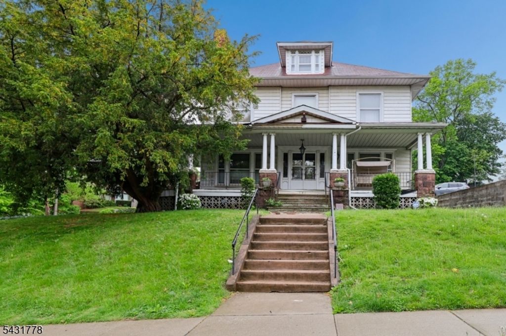 141 Aycrigg Ave, Passaic City, NJ 07055